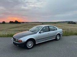 Grå Begagnad 2001 BMW 523 Sedan | 15 000 kr