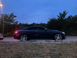 Svart Begagnad 2019 Mercedes E200 AMG line Sportkupé | 400 000 kr (Lite dyr)