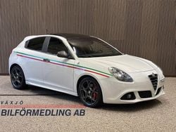Vit Begagnad 2015 Alfa Romeo Giulietta Quadrifoglio Verde Halvkombi | 159 900 kr