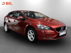 Röd Begagnad 2017 Volvo V40 Kinetic Halvkombi | 139 900 kr (Marknadspris)