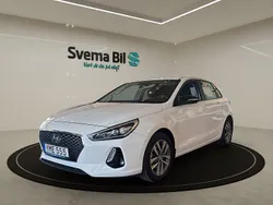Polar vit Begagnad 2017 Hyundai i30 Comfort Halvkombi | 129 900 kr (Marknadspris)