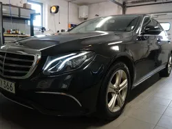 Svart (svartmetalic) Begagnad 2017 Mercedes E220 Exclusive Sedan | 139 500 kr (Lite dyr)