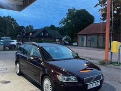 Röd Begagnad 2007 Volvo V50 Momentum Kombi | 22 900 kr (Bra pris)