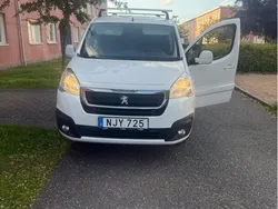 Blå Begagnad 2016 Peugeot Partner Minibuss | 54 000 kr (Superpris)