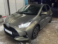 Grön Begagnad 2021 Toyota Yaris Hybrid Active Halvkombi | 206 000 kr (Marknadspris)