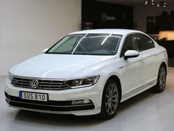 Vit Begagnad 2017 VW Passat R-line Sedan | 209 900 kr (Lite dyr)
