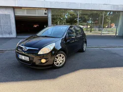 Svart Begagnad 2011 Hyundai i20 Premium Halvkombi | 49 900 kr (Marknadspris)