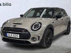 Grå (rooftop grey metallic) Begagnad 2022 Mini Clubman Kombi | 309 900 kr (Marknadspris)