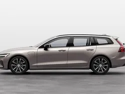 Ljusgrå Ny 2024 Volvo V60 Plus Kombi | 569 900 kr (Dyr)