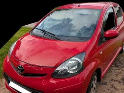 Röd Begagnad 2014 Toyota Aygo Halvkombi | 28 000 kr (Bra pris)