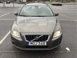 Grå Begagnad 2009 Volvo V70 Momentum Kombi | 34 999 kr (Lite dyr)