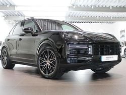 Svart Begagnad 2024 Porsche Cayenne SUV | 1 195 000 kr (Bra pris)