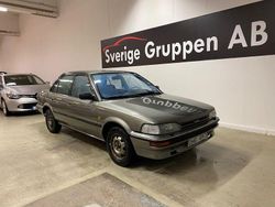 Grön Begagnad 1990 Toyota Corolla Sedan | 39 900 kr