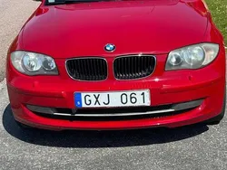 Röd Begagnad 2011 BMW 118 Comfort Edition Halvkombi | 69 900 kr (Superpris)