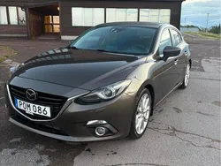 Brun Begagnad 2014 Mazda 3 Inclusive Halvkombi | 129 000 kr (Lite dyr)