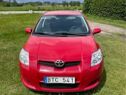 Röd Begagnad 2008 Toyota Auris Halvkombi | 24 000 kr (Bra pris)