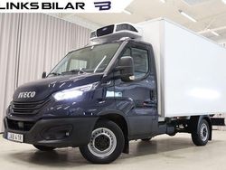 Mörkblå (blå) Begagnad 2023 Iveco Daily Van | 379 700 kr (Bra pris)