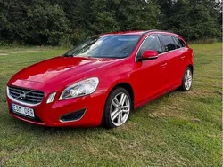 Röd Begagnad 2013 Volvo V60 Momentum Kombi | 80 000 kr (Bra pris)