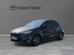 Mörkgrå (grå) Begagnad 2021 Toyota Yaris Hybrid Style Halvkombi | 199 500 kr (Marknadspris)