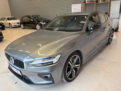 Grå Begagnad 2019 Volvo S60 R-Design Sedan | 279 000 kr (Marknadspris)