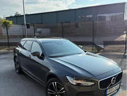 Grå Begagnad 2019 Volvo V90 CC Kombi | 310 000 kr (Marknadspris)