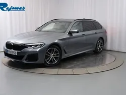 Blå (grå) Begagnad 2021 BMW 520 M Sport Kombi | 379 800 kr (Marknadspris)