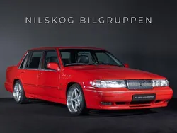 Röd Begagnad 1984 Volvo 760 Sedan | 139 900 kr
