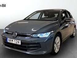 Mörkgrå Begagnad 2024 VW Golf VIII Edition Halvkombi | 309 800 kr (Marknadspris)