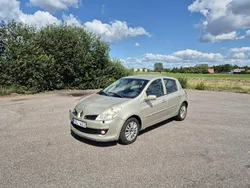 Grå Begagnad 2007 Renault Clio R.S. Halvkombi | 25 900 kr (Marknadspris)