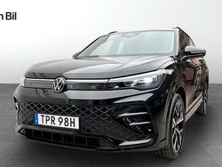 Svart Begagnad 2025 VW Tiguan R-line SUV | 569 900 kr