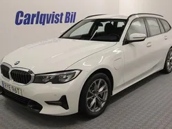 Vit Begagnad 2021 BMW 330 Sport Line Kombi | 309 000 kr (Marknadspris)