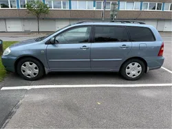 Blå Begagnad 2004 Toyota Corolla Kombi | 30 000 kr (Bra pris)