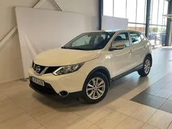 Vit Begagnad 2015 Nissan Qashqai SUV | 89 900 kr (Marknadspris)