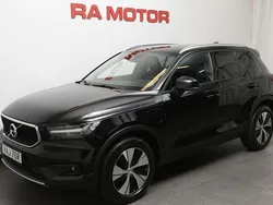 Svart Begagnad 2020 Volvo XC40 Momentum SUV | 274 800 kr (Marknadspris)