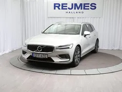 Vit Begagnad 2021 Volvo V60 Inscription Kombi | 269 500 kr (Marknadspris)
