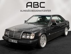 Flerfärgad Begagnad 1988 Mercedes E300 Sportkupé | 129 900 kr