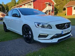 Vit Begagnad 2016 Volvo S60 R-Design Sedan | 309 000 kr