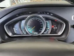 Vit Begagnad 2015 Volvo V40 Momentum Kombi | 100 000 kr (Superpris)