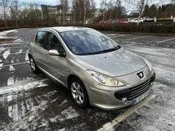 Begagnad 2008 Peugeot 307 Halvkombi | 33 000 kr (Marknadspris)