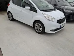 Vit Begagnad 2015 Kia Venga Halvkombi | 86 000 kr (Marknadspris)