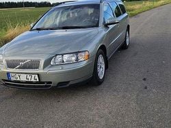 Grön Begagnad 2007 Volvo V70 Kinetic Kombi | 30 500 kr (Marknadspris)
