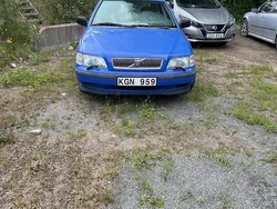 Blå Begagnad 2000 Volvo V40 Kombi | 17 800 kr