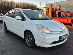 Vit Begagnad 2005 Toyota Prius Halvkombi | 49 900 kr (Marknadspris)