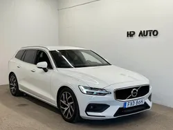 Vit Begagnad 2019 Volvo V60 Momentum Kombi | 229 900 kr (Marknadspris)