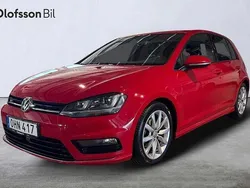 Röd Begagnad 2016 VW Golf VII Highline Halvkombi | 159 900 kr (Marknadspris)