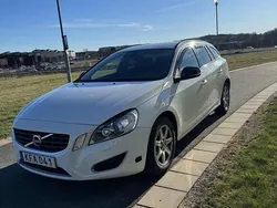 Vit Begagnad 2013 Volvo V60 Momentum Kombi | 45 000 kr (Superpris)