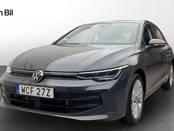 Mörkgrå (dolphin grey metallic) Ny 2025 VW Golf VIII Edition Halvkombi | 299 900 kr (Marknadspris)