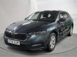 Grå Begagnad 2021 Skoda Octavia Kombi | 205 000 kr (Bra pris)