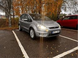 Grå Begagnad 2008 Ford S-MAX S Minibuss | 40 000 kr