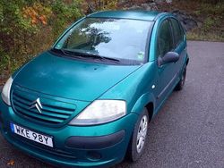 Grön Begagnad 2004 Citroën C3 Halvkombi | 10 000 kr
